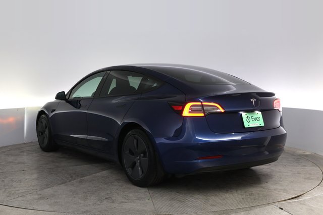 2022 Tesla Model 3 — photo 13 of 26