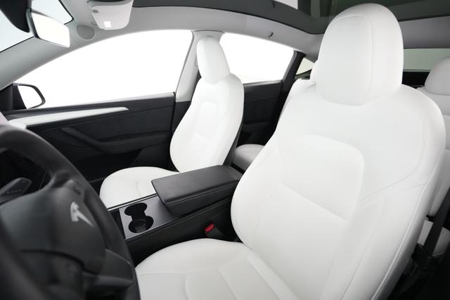 2023 Tesla Model Y — photo 3 of 22