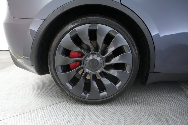 2023 Tesla Model Y — photo 17 of 22