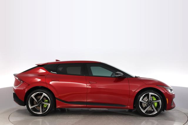 2023 Kia EV6 — photo 10 of 22