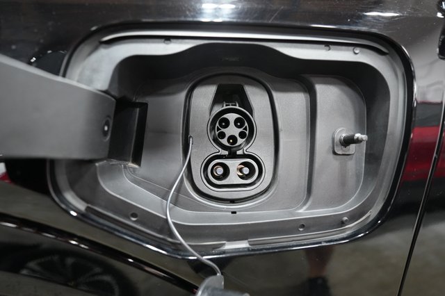 2024 Chevrolet Equinox EV — photo 8 of 21