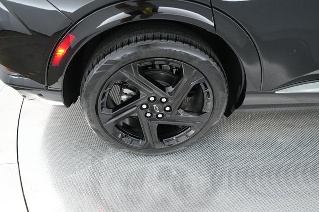 2024 Chevrolet Equinox EV — photo 7 of 21