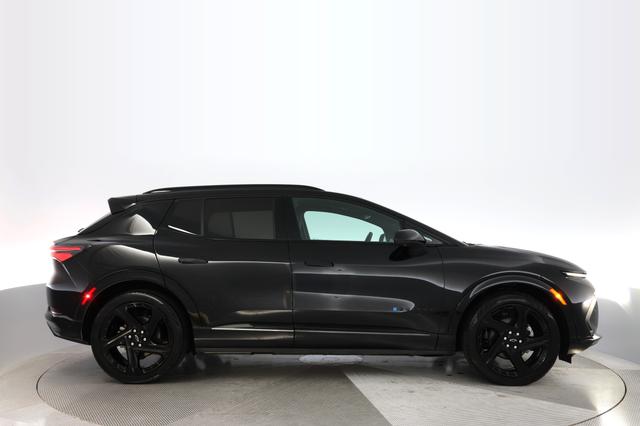 2024 Chevrolet Equinox EV — photo 10 of 21