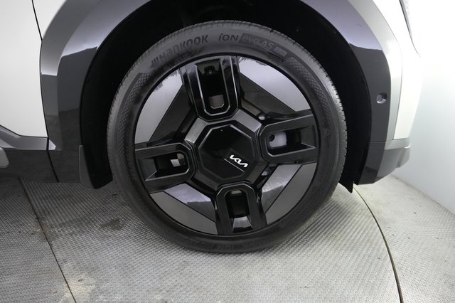 2024 Kia EV9 — photo 16 of 26