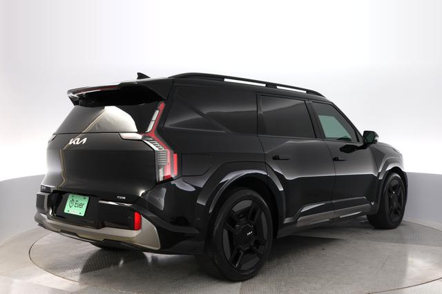 2024 Kia EV9 — photo 2 of 21
