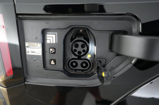 2024 Kia EV9 — photo 8 of 21