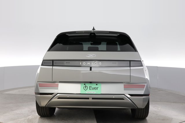 2024 Hyundai IONIQ 5 — photo 12 of 24