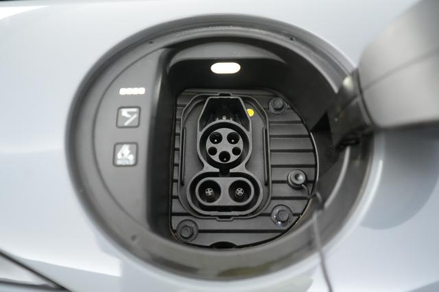 2024 Hyundai IONIQ 6 — photo 8 of 24