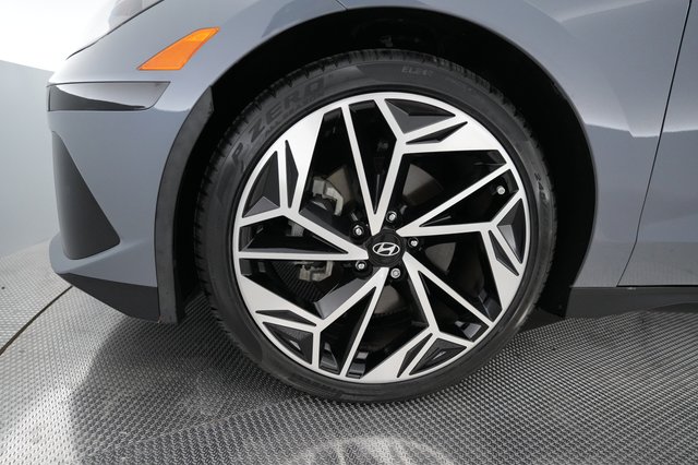 2024 Hyundai IONIQ 6 — photo 17 of 24