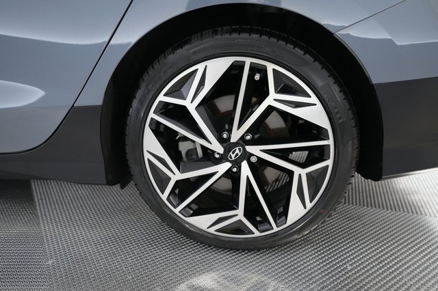 2024 Hyundai IONIQ 6 — photo 16 of 24