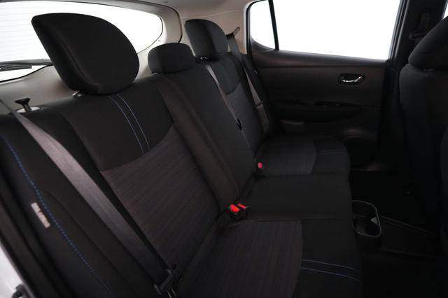 2025 Nissan LEAF — photo 4 of 22