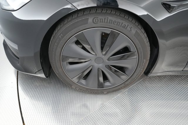 2023 Tesla Model S — photo 14 of 21