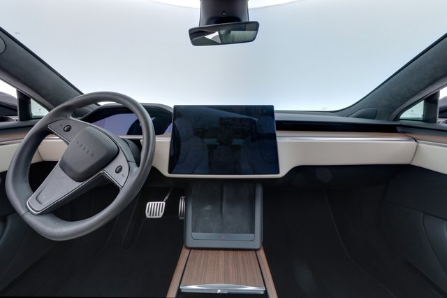 2023 Tesla Model S — photo 18 of 21