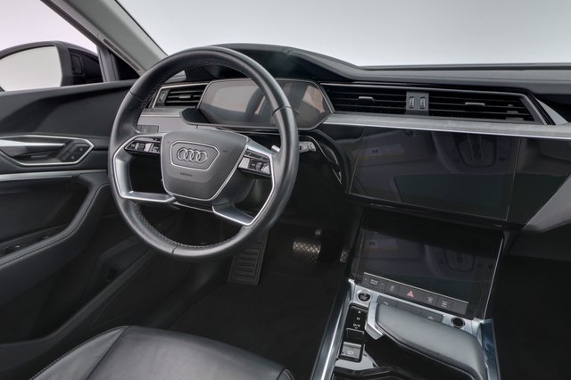 2024 Audi Q8 e-tron — photo 20 of 26