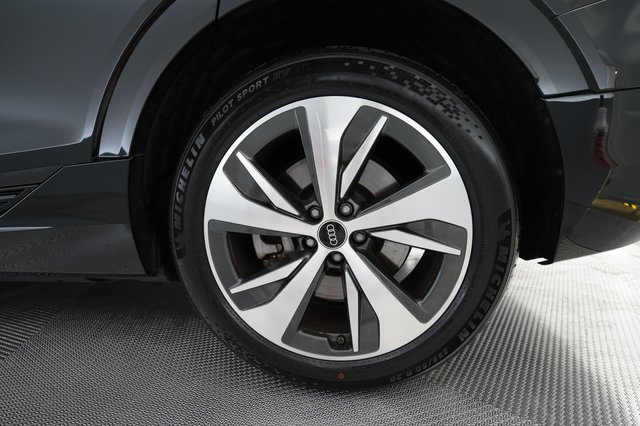 2024 Audi Q8 e-tron — photo 17 of 26