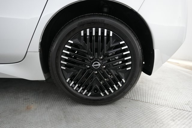 2024 Nissan LEAF — photo 7 of 25