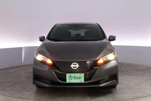2025 Nissan LEAF — photo 9 of 22