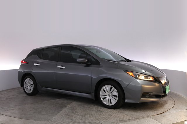 2025 Nissan LEAF — photo 11 of 22