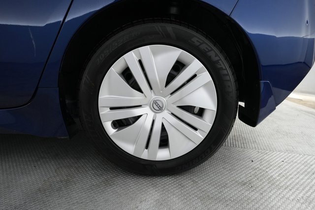 2025 Nissan LEAF — photo 7 of 25