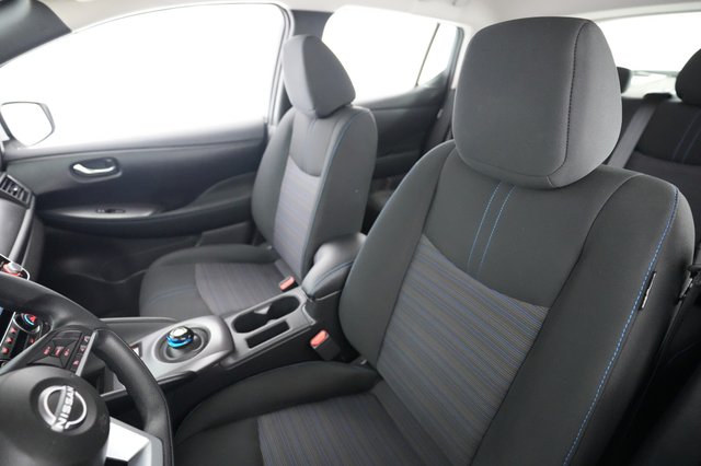 2025 Nissan LEAF — photo 3 of 23