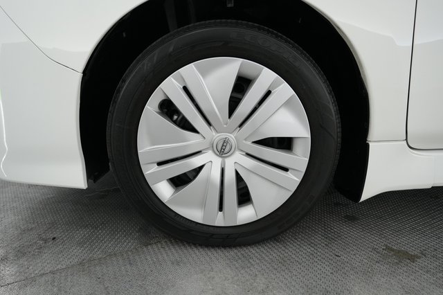 2025 Nissan LEAF — photo 15 of 23