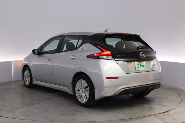 2025 Nissan LEAF — photo 13 of 24