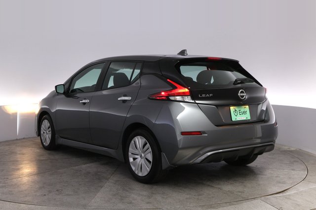 2025 Nissan LEAF — photo 13 of 24