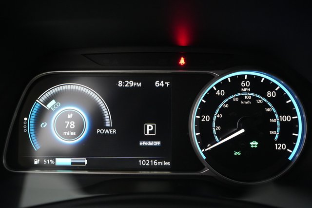 2025 Nissan LEAF — photo 5 of 24