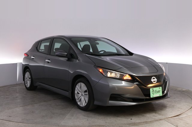 2025 Nissan LEAF — photo 10 of 24