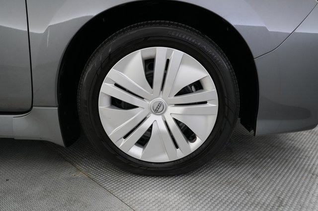 2025 Nissan LEAF — photo 16 of 24