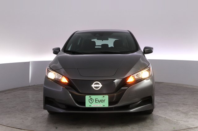 2025 Nissan LEAF — photo 9 of 24