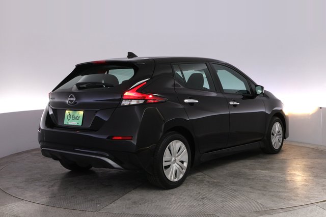 2025 Nissan LEAF — photo 2 of 23