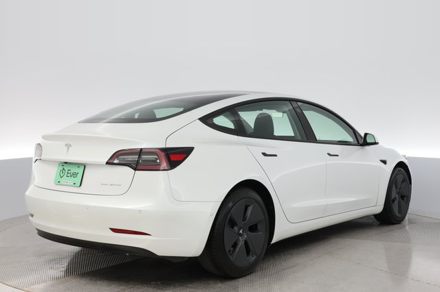 2022 Tesla Model 3 — photo 2 of 21