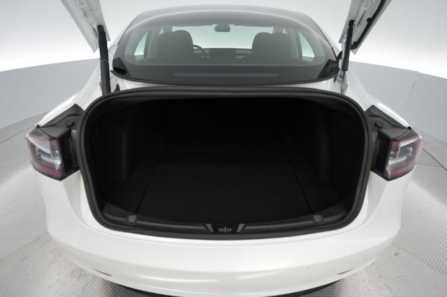 2022 Tesla Model 3 — photo 6 of 21