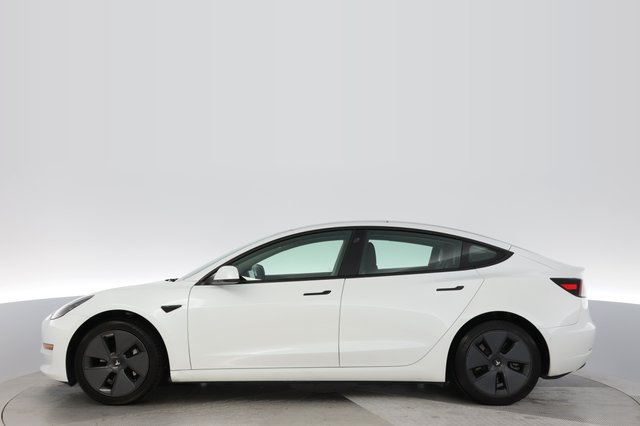 2022 Tesla Model 3 — photo 12 of 21