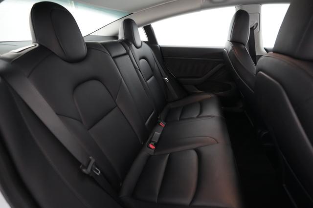 2022 Tesla Model 3 — photo 4 of 21