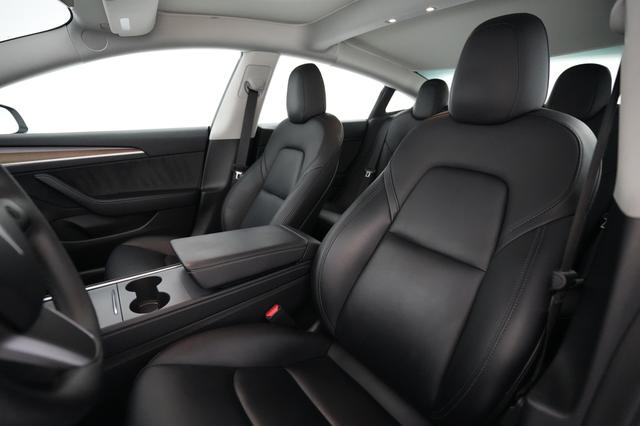 2022 Tesla Model 3 — photo 3 of 21
