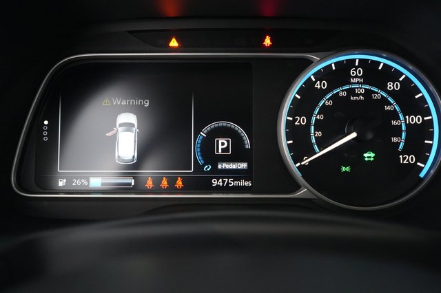2024 Nissan LEAF — photo 5 of 19
