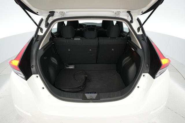 2024 Nissan LEAF — photo 6 of 19