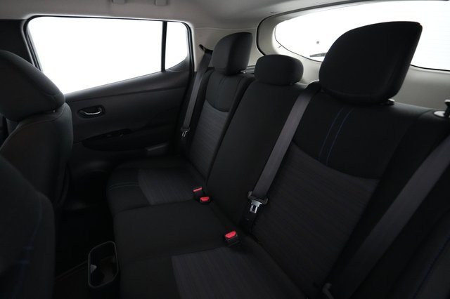2024 Nissan LEAF — photo 17 of 23