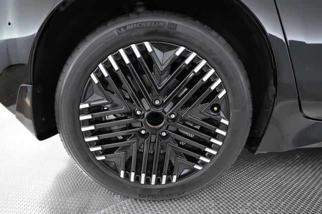 2024 Nissan LEAF — photo 15 of 23