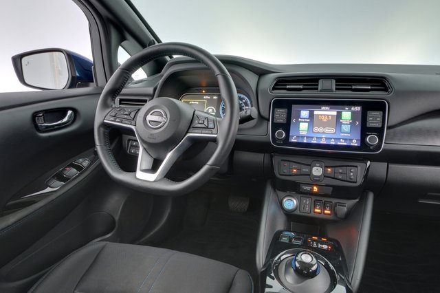 2024 Nissan LEAF — photo 18 of 21