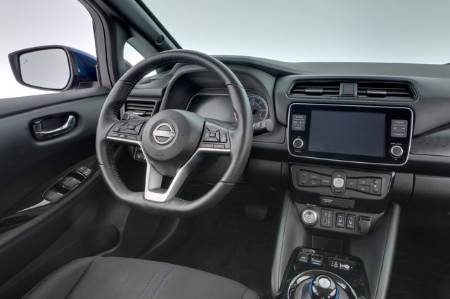 2024 Nissan LEAF — photo 18 of 21