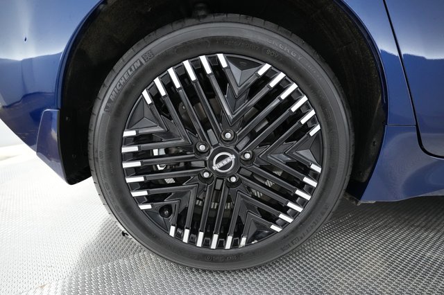 2024 Nissan LEAF — photo 15 of 21