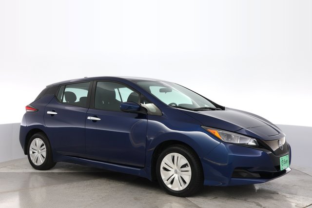 2025 Nissan LEAF — photo 11 of 22