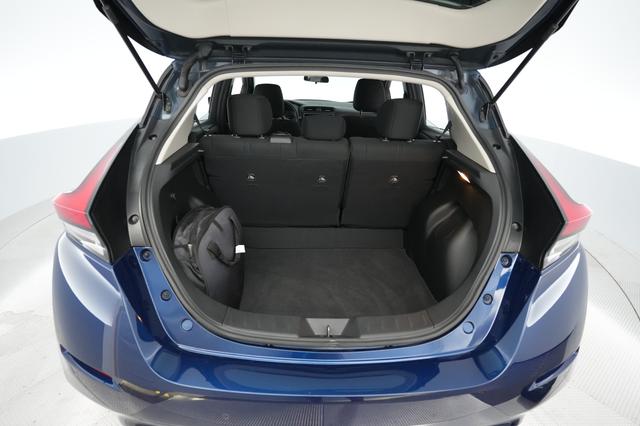 2025 Nissan LEAF — photo 6 of 22