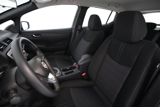 2025 Nissan LEAF — photo 3 of 22