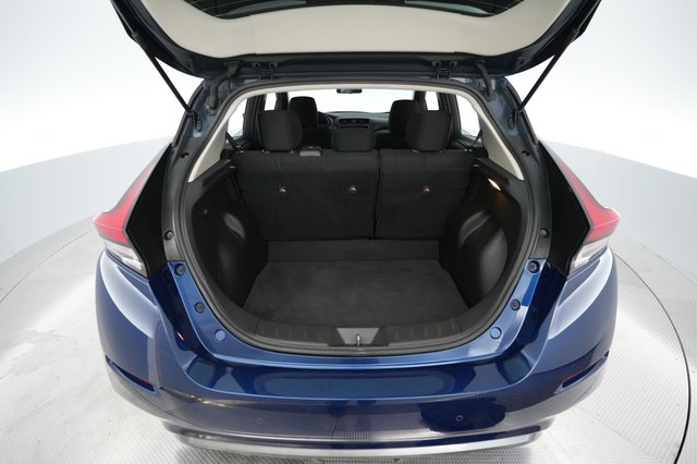 2025 Nissan LEAF — photo 6 of 22
