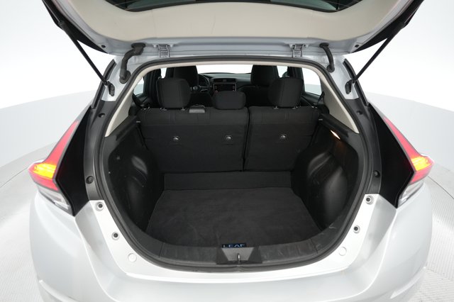 2025 Nissan LEAF — photo 6 of 20