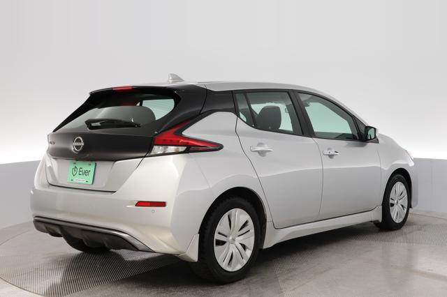 2025 Nissan LEAF — photo 2 of 20